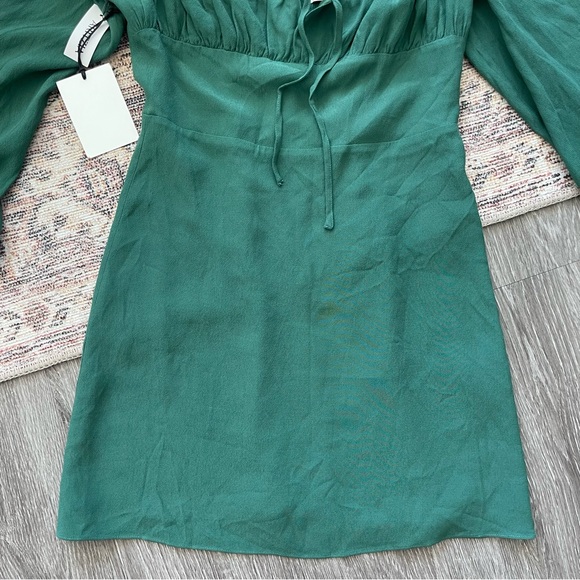NWT Aritzia Delilah Long Sleeve Dress, M - Picture 6 of 10